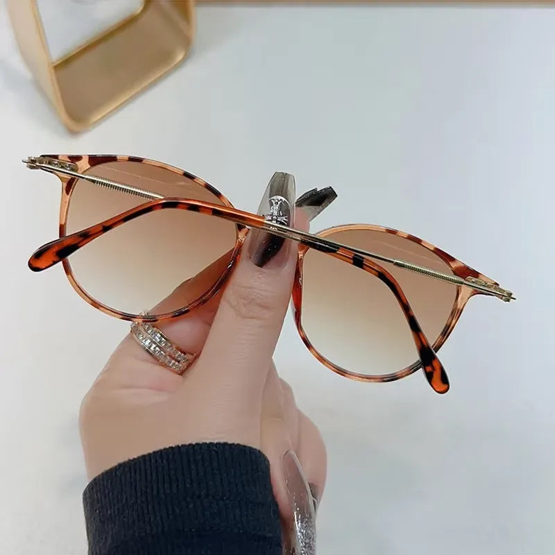 Chic Retro Round Sunglasses